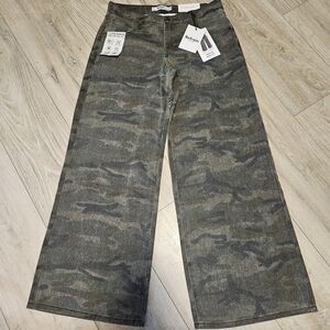 NWT Refrain Women's Camouflage Print Wide-leg Jeans Size 7/28